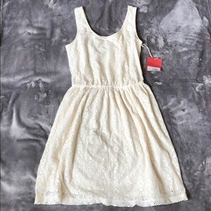 Sleeveless Lace Dress